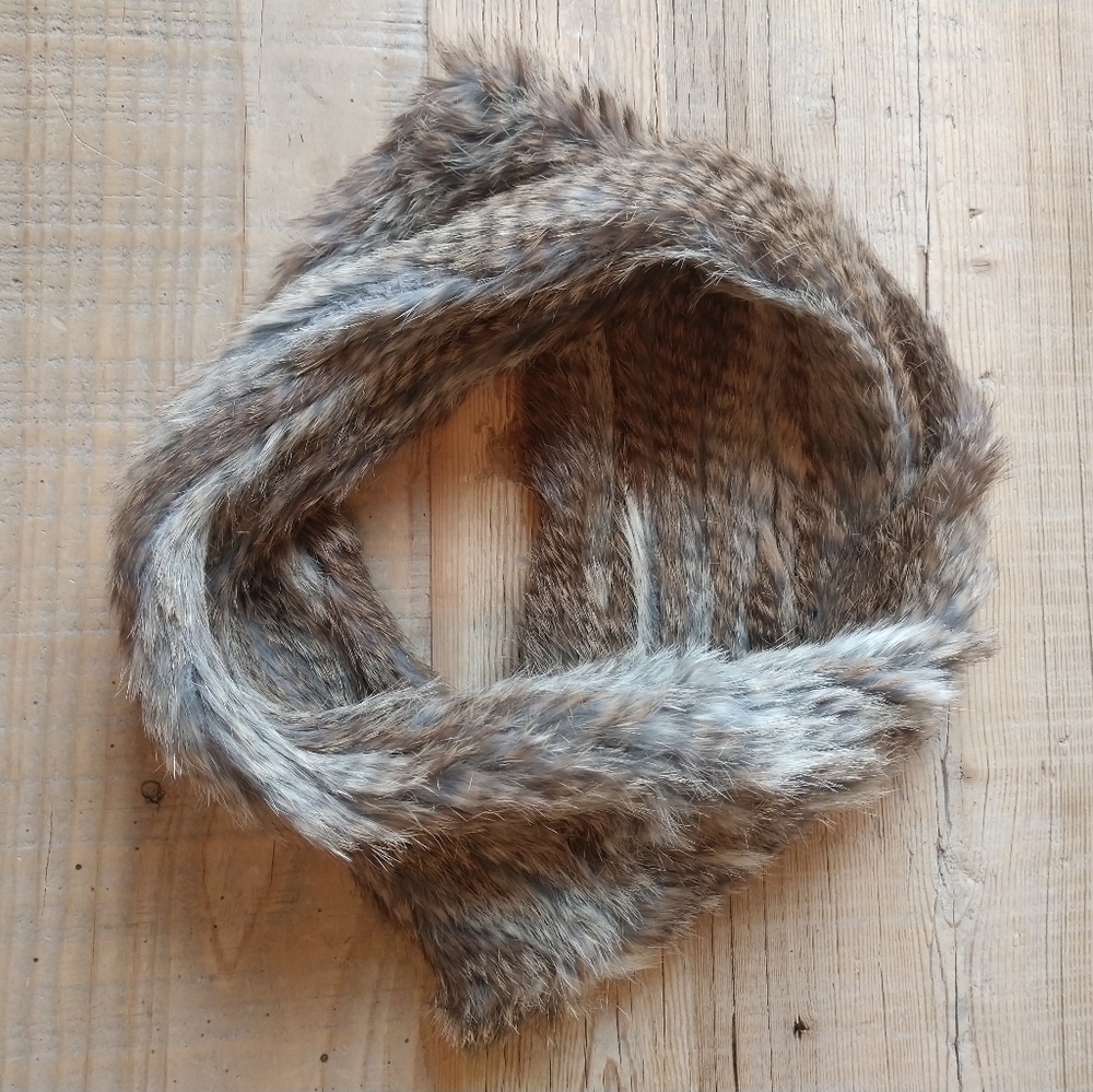 Real fur circle scarf.